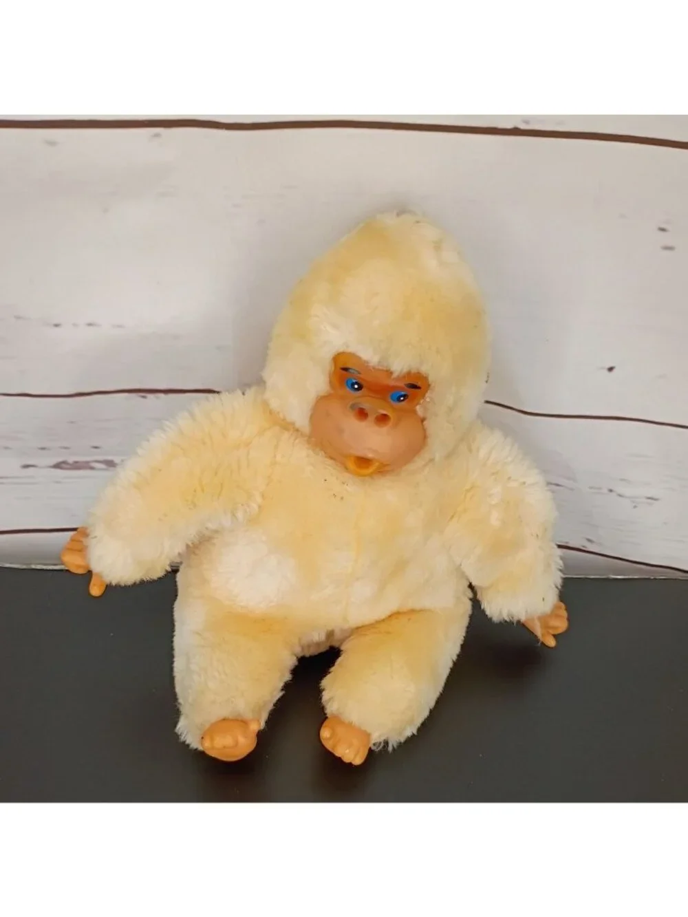 Vintage Armbee Corp‎ Plush Monkey Gorilla Toy Rubber Plastic Face Yellow 1980s